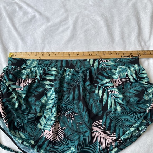 Cacique Swim Skirt Size 20 Green Tropical Palm Print Beach Holiday Slimming - Picture 3 of 9